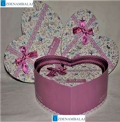 HEDİYE KUTUSU BEYAZ LİLA DESENLİ KALP 3'LÜ 31*31*21 CM - 2