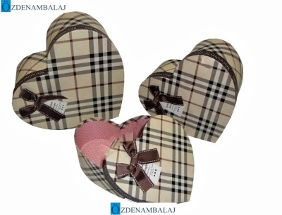 HEDİYE KUTUSU BURBERY 26*24*11,5 CM - 1