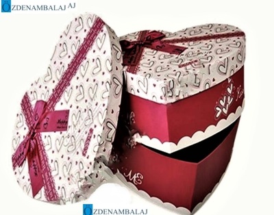HEDİYE KUTUSU PEMBE BEYAZ KALP 3'LÜ 24*22*10 CM - 2