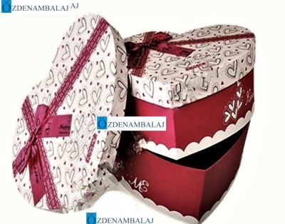 HEDİYE KUTUSU PEMBE BEYAZ KALP 3'LÜ 24*22*10 CM - 3